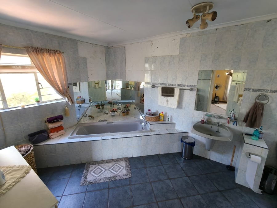 5 Bedroom Property for Sale in Cashan North West